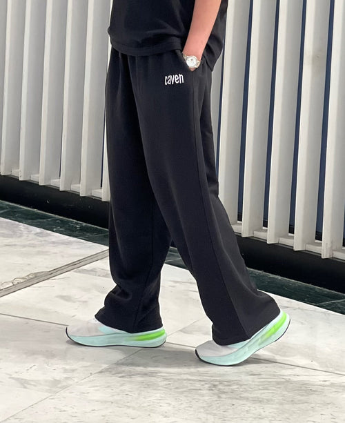 CAVEN BLACK SWEATPANT